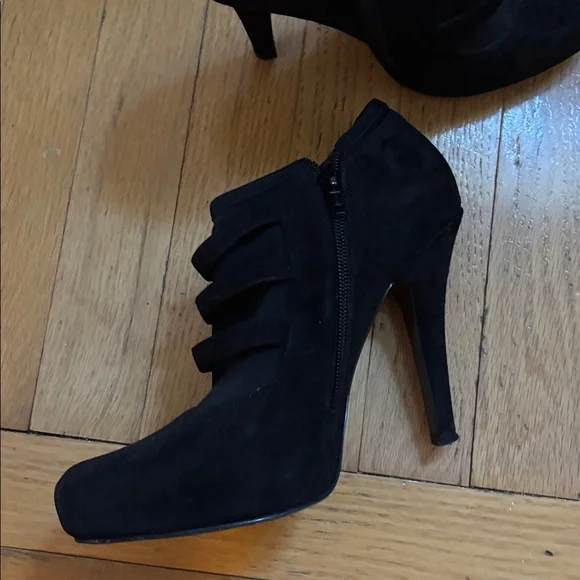 Jessica Simpson Black suede high heels size 8 - Picture 4 of 9